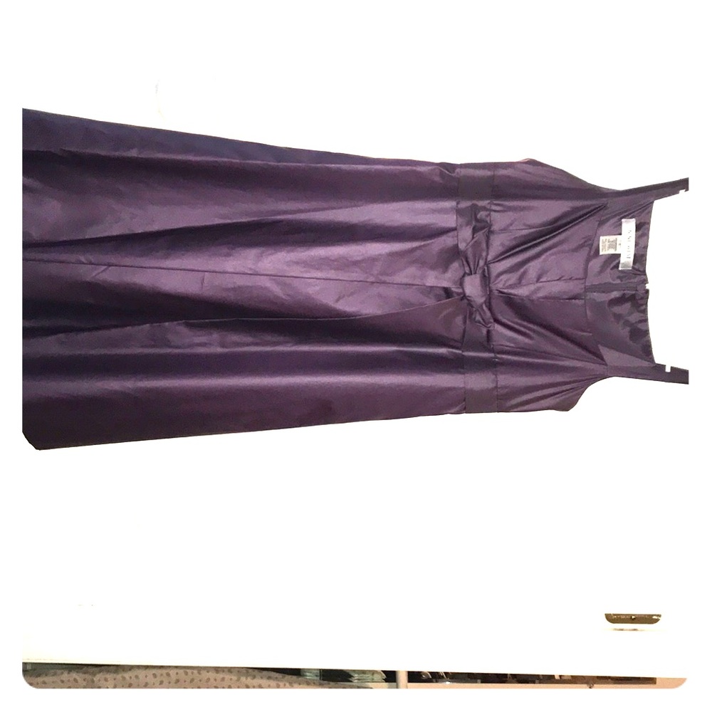 Satin sleeveless dress